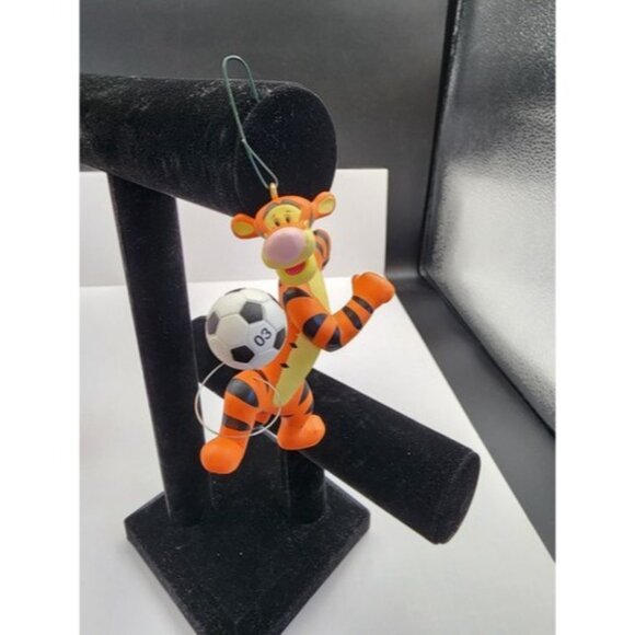2003 Hallmark Keepsake Ornament Soccer Tigger-Style Winnie The Pooh With Box‎ - Picture 4 of 7